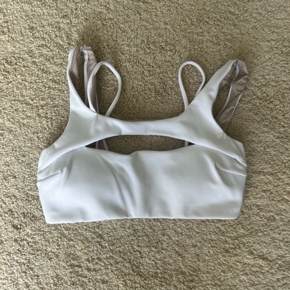 Lululemon Everlux Front Cut-Out Train Bra